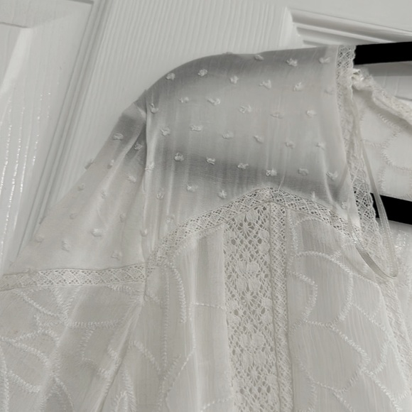 Ivory top - Picture 2 of 11